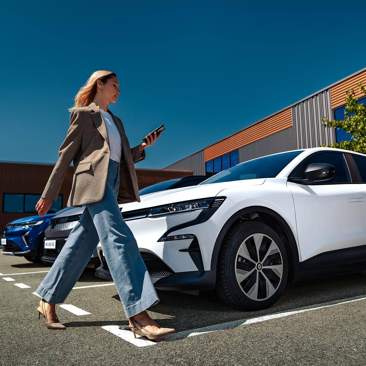 Femme parking Scenic